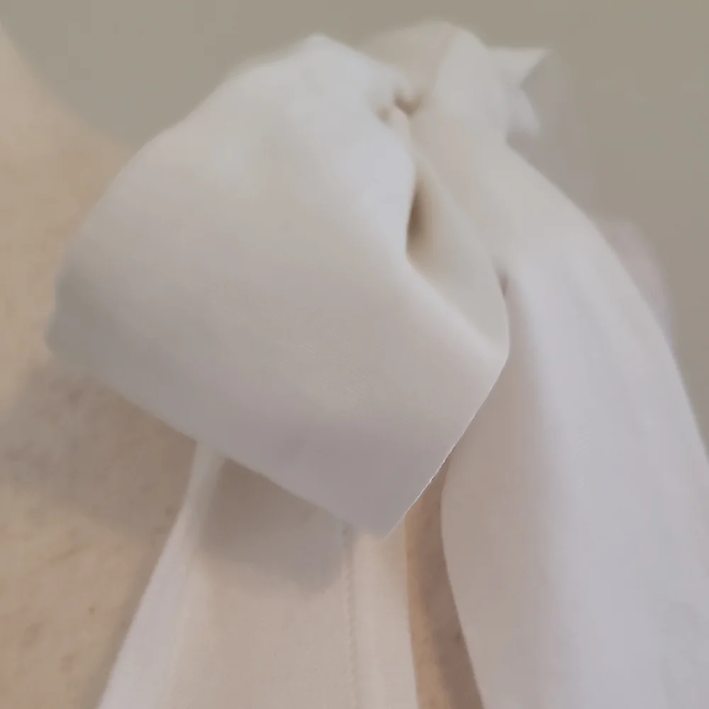 Elegant White Bow-Tie Tank Top - Picture 4 of 5
